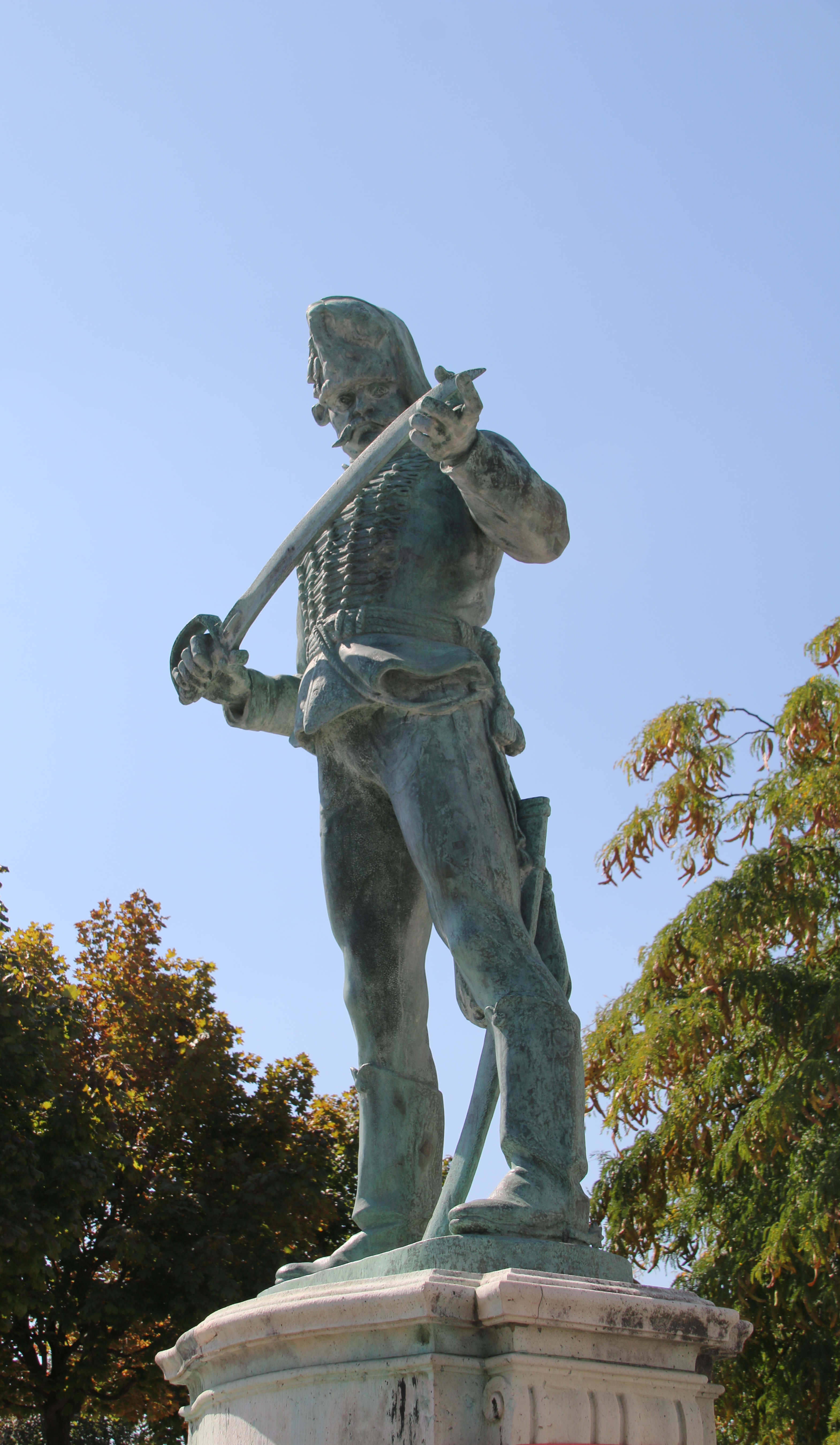 <span  class="uc_style_uc_tiles_grid_image_elementor_uc_items_attribute_title" style="color:#ffffff;">Statue</span>