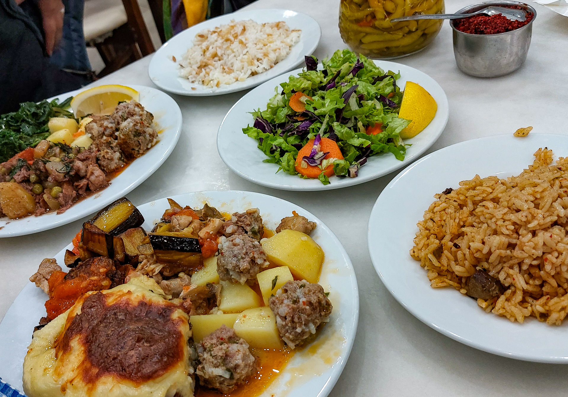 <span  class="uc_style_uc_tiles_grid_image_elementor_uc_items_attribute_title" style="color:#FFFFFF;">Whenever we can, we have beautiful Turkish food</span>