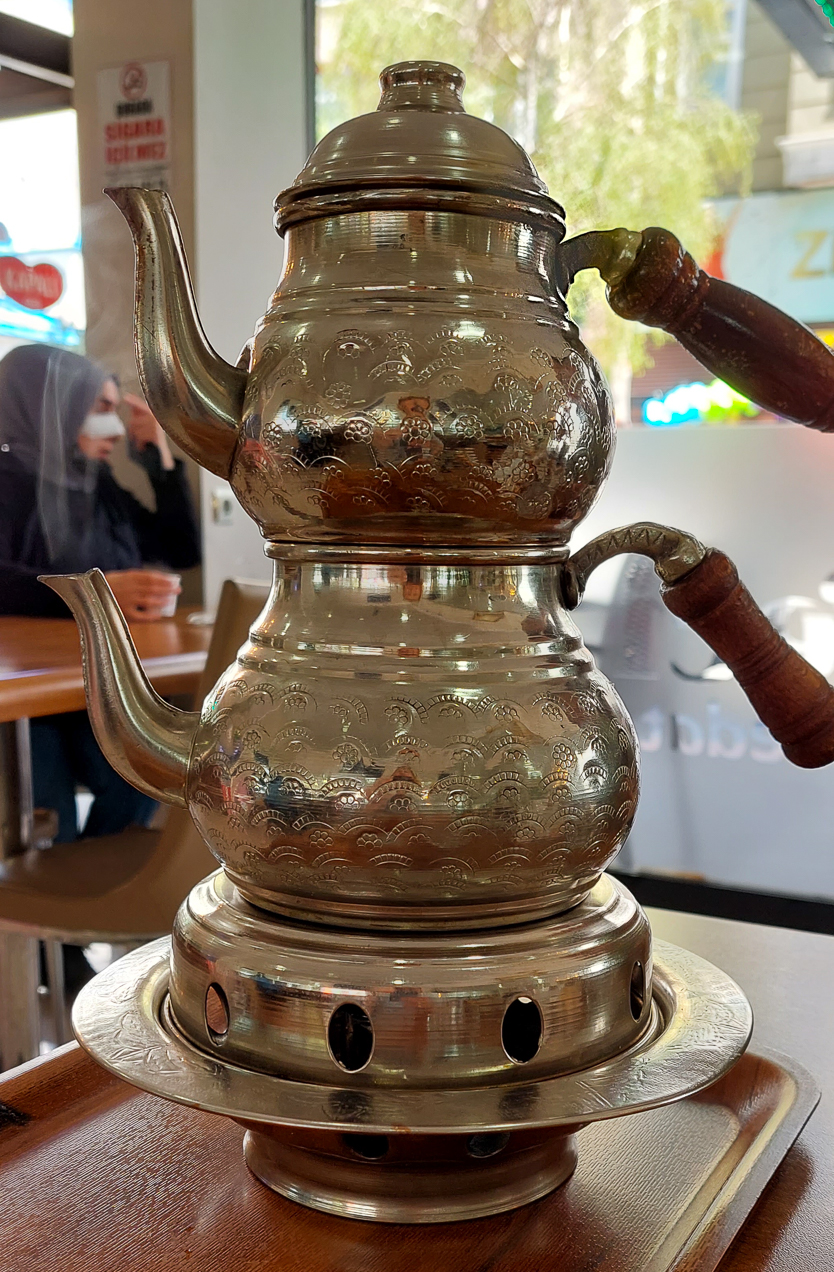 <span  class="uc_style_uc_tiles_grid_image_elementor_uc_items_attribute_title" style="color:#ffffff;">this is how Turkish tea is made professionally</span>
