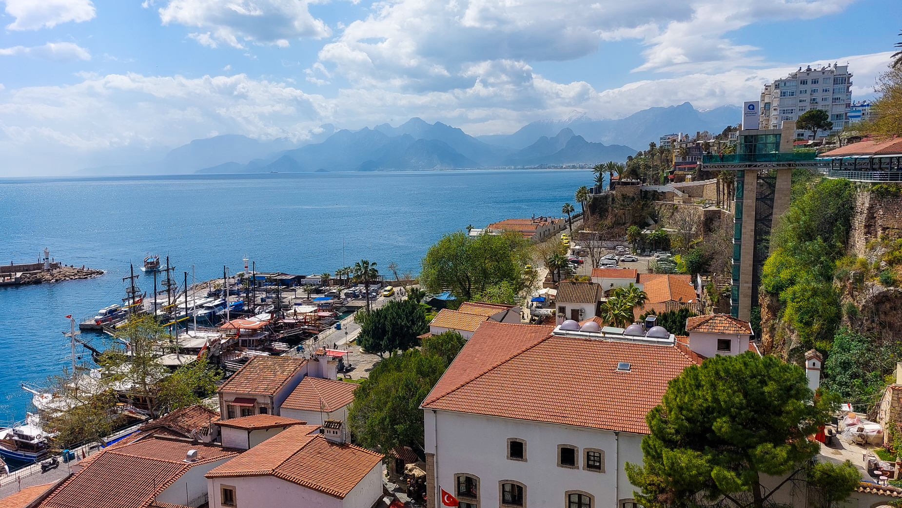 <span  class="uc_style_uc_tiles_grid_image_elementor_uc_items_attribute_title" style="color:#ffffff;">City of 'Antalya' - much more beautify than expected!</span>