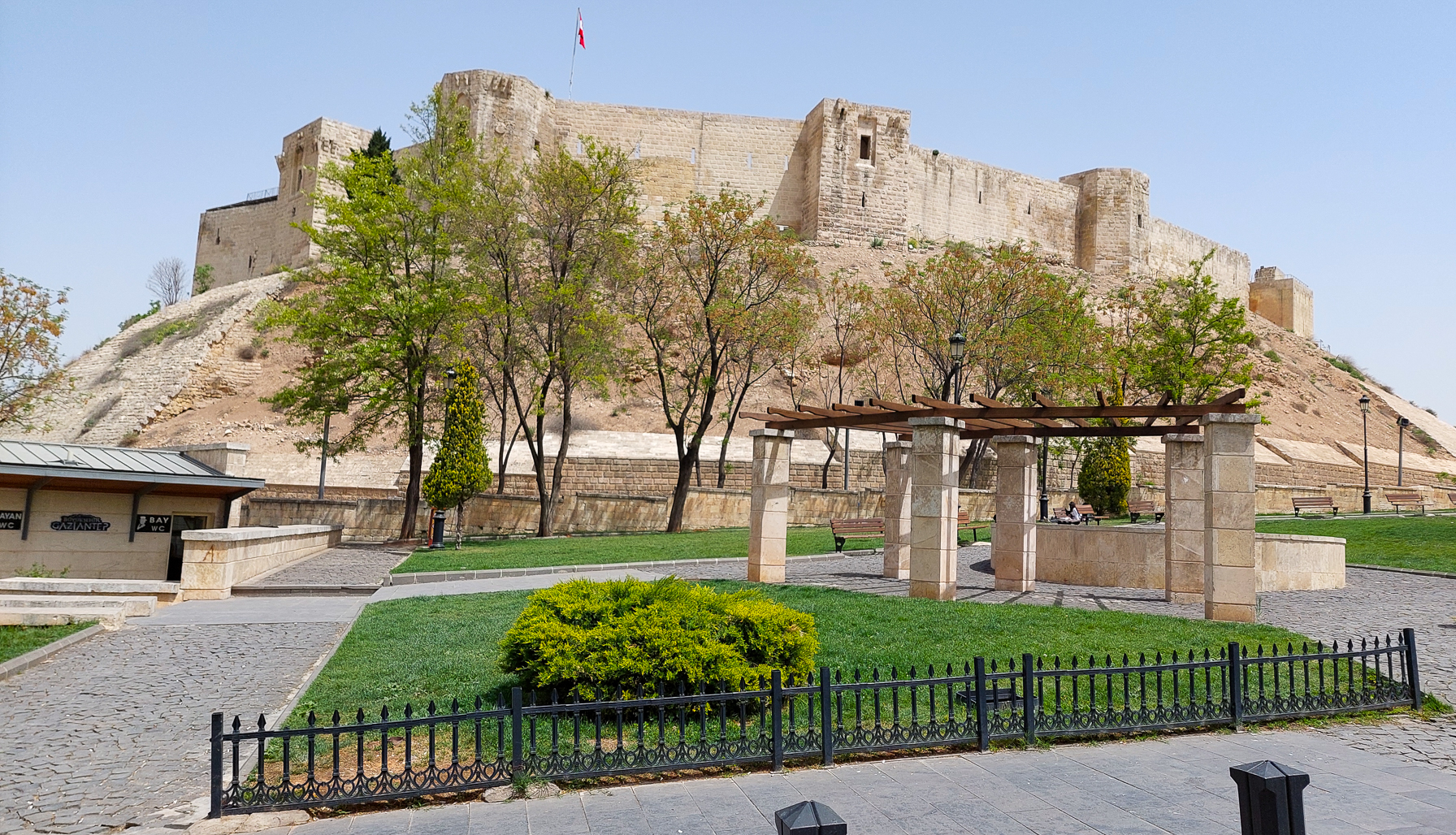<span  class="uc_style_uc_tiles_grid_image_elementor_uc_items_attribute_title" style="color:#ffffff;">Gaziantep</span>