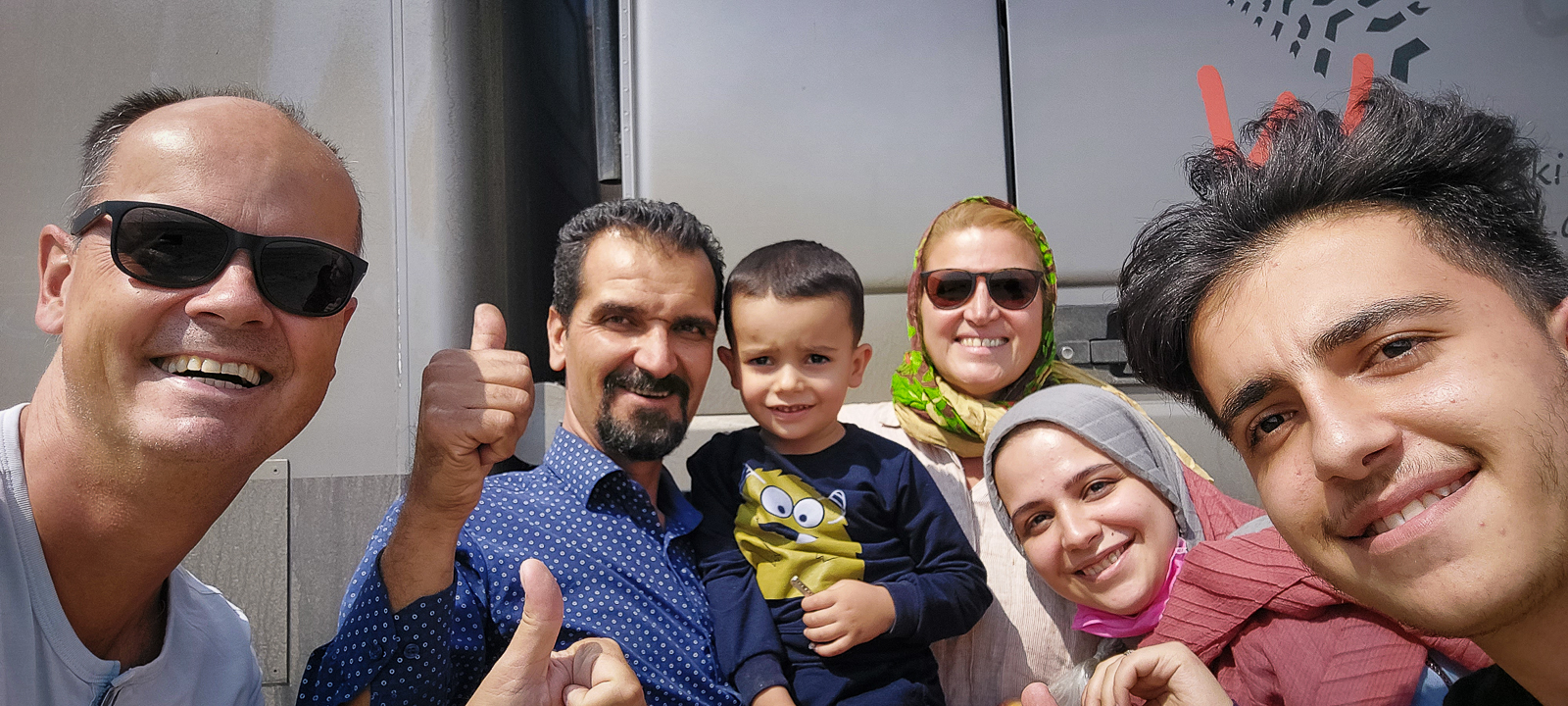 <span  class="uc_style_uc_tiles_grid_image_elementor_uc_items_attribute_title" style="color:#ffffff;">This family 'stopped' us on the highway just to say hello and to welcome us in Iran</span>