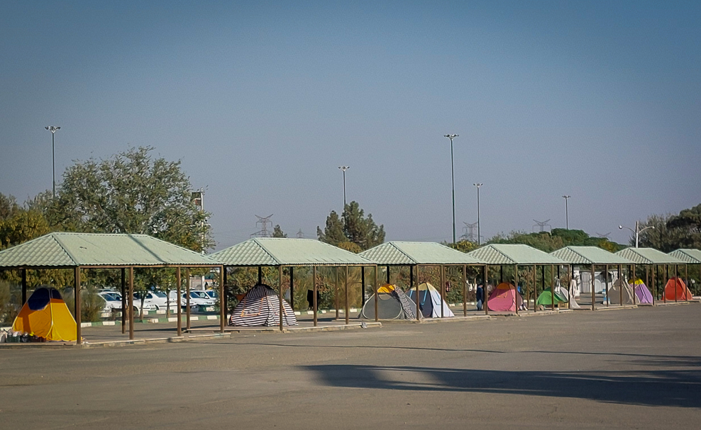 <span  class="uc_style_uc_tiles_grid_image_elementor_uc_items_attribute_title" style="color:#ffffff;">A very popular tradition in Iran: family camping at weekends on any parking lot of the city</span>