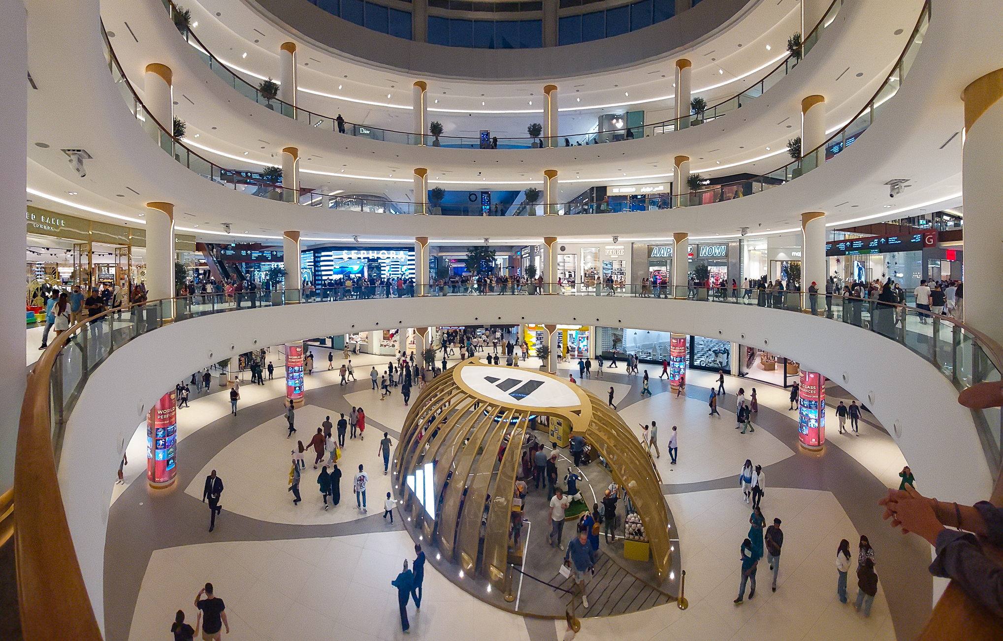 <span  class="uc_style_uc_tiles_grid_image_elementor_uc_items_attribute_title" style="color:#ffffff;">Dubai also stands for 'Shopping Centers' (many of them, nice if you to cool down)</span>