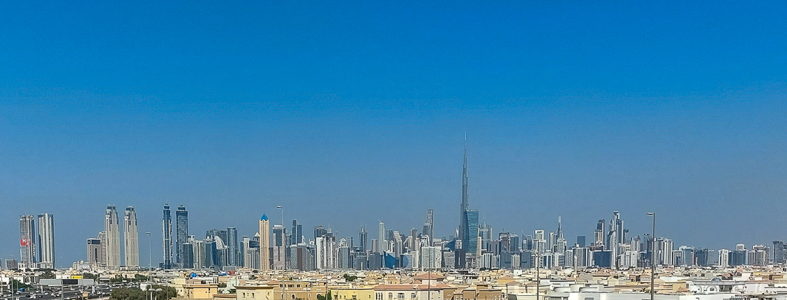 <span  class="uc_style_uc_tiles_grid_image_elementor_uc_items_attribute_title" style="color:#ffffff;">Dubai - Skyline</span>