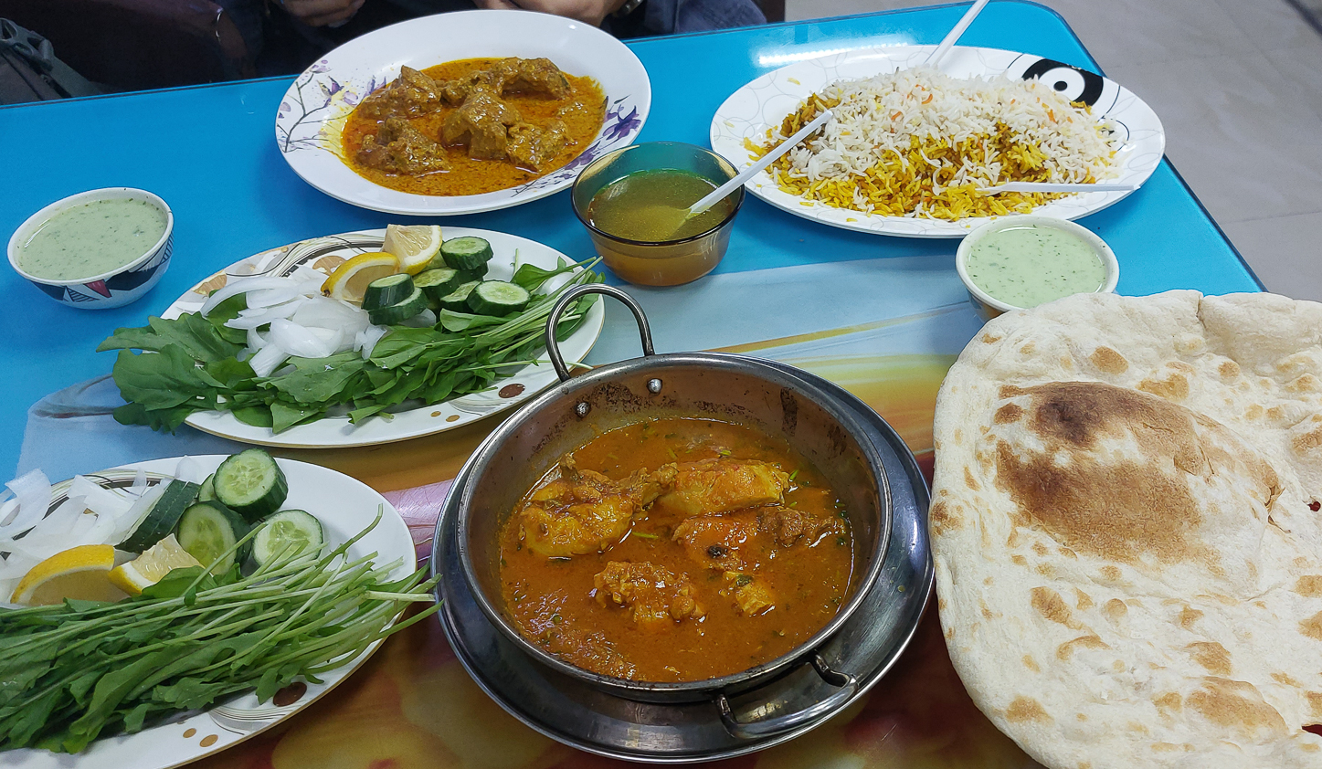 <span  class="uc_style_uc_tiles_grid_image_elementor_uc_items_attribute_title" style="color:#ffffff;">Indian food (2)</span>
