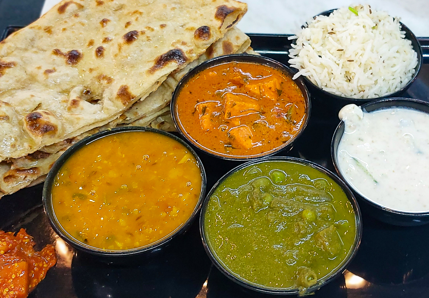 <span  class="uc_style_uc_tiles_grid_image_elementor_uc_items_attribute_title" style="color:#ffffff;">Indian food (3)</span>