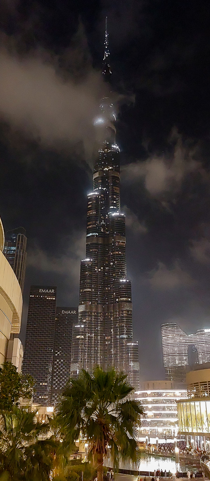 <span  class="uc_style_uc_tiles_grid_image_elementor_uc_items_attribute_title" style="color:#ffffff;">Burj Kalifah at night time</span>