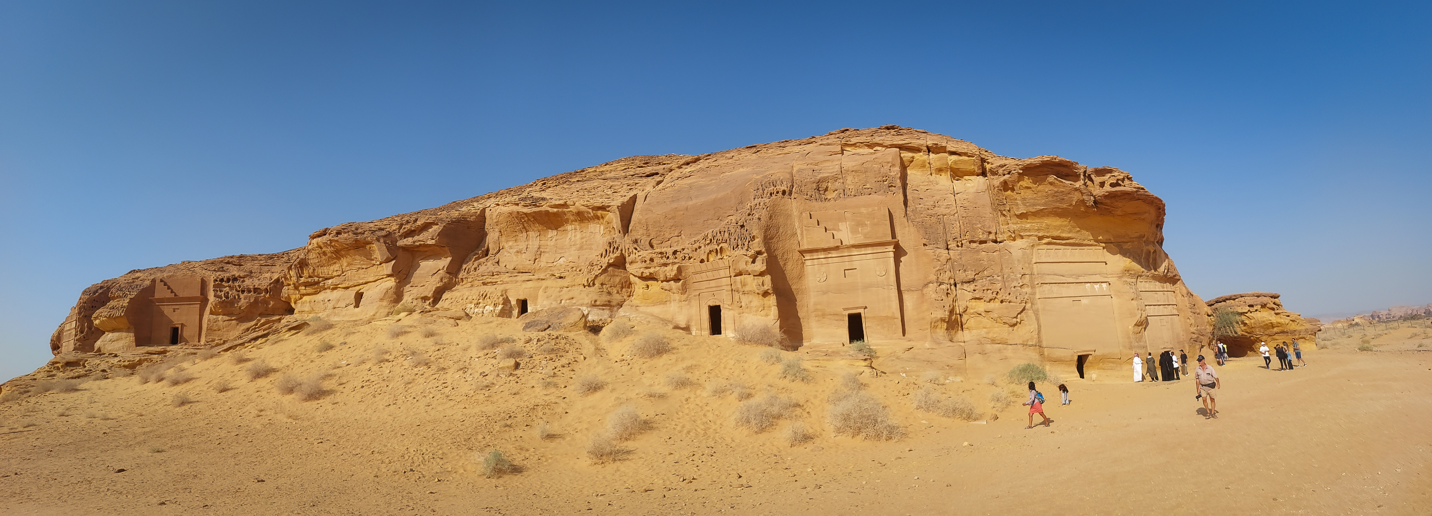 <span  class="uc_style_uc_tiles_grid_image_elementor_uc_items_attribute_title" style="color:#ffffff;">rock tombs in Al Ula (they call it 'Petra of Saudi Arabia')</span>