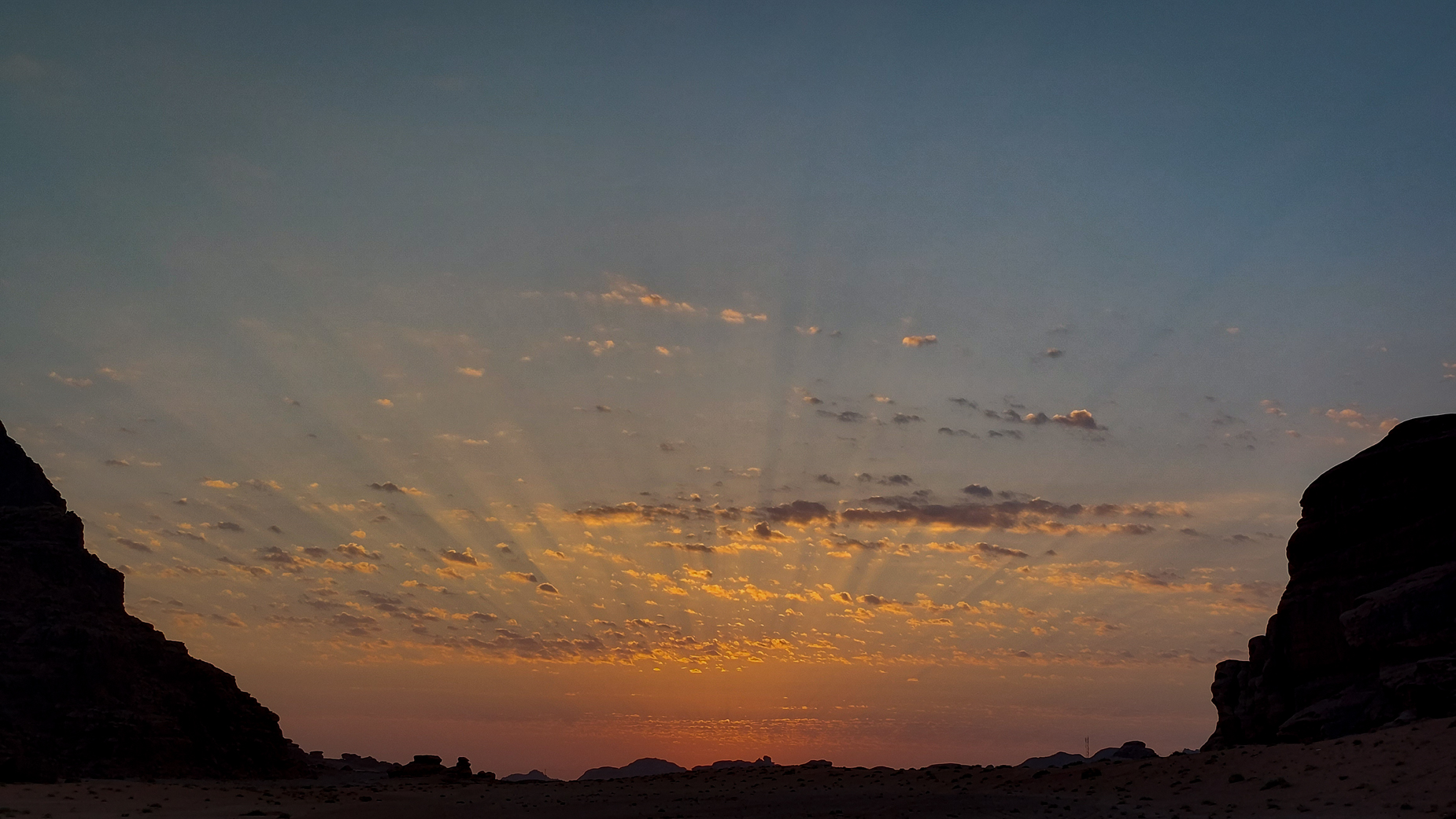 <span  class="uc_style_uc_tiles_grid_image_elementor_uc_items_attribute_title" style="color:#ffffff;">sunrise in the desert</span>