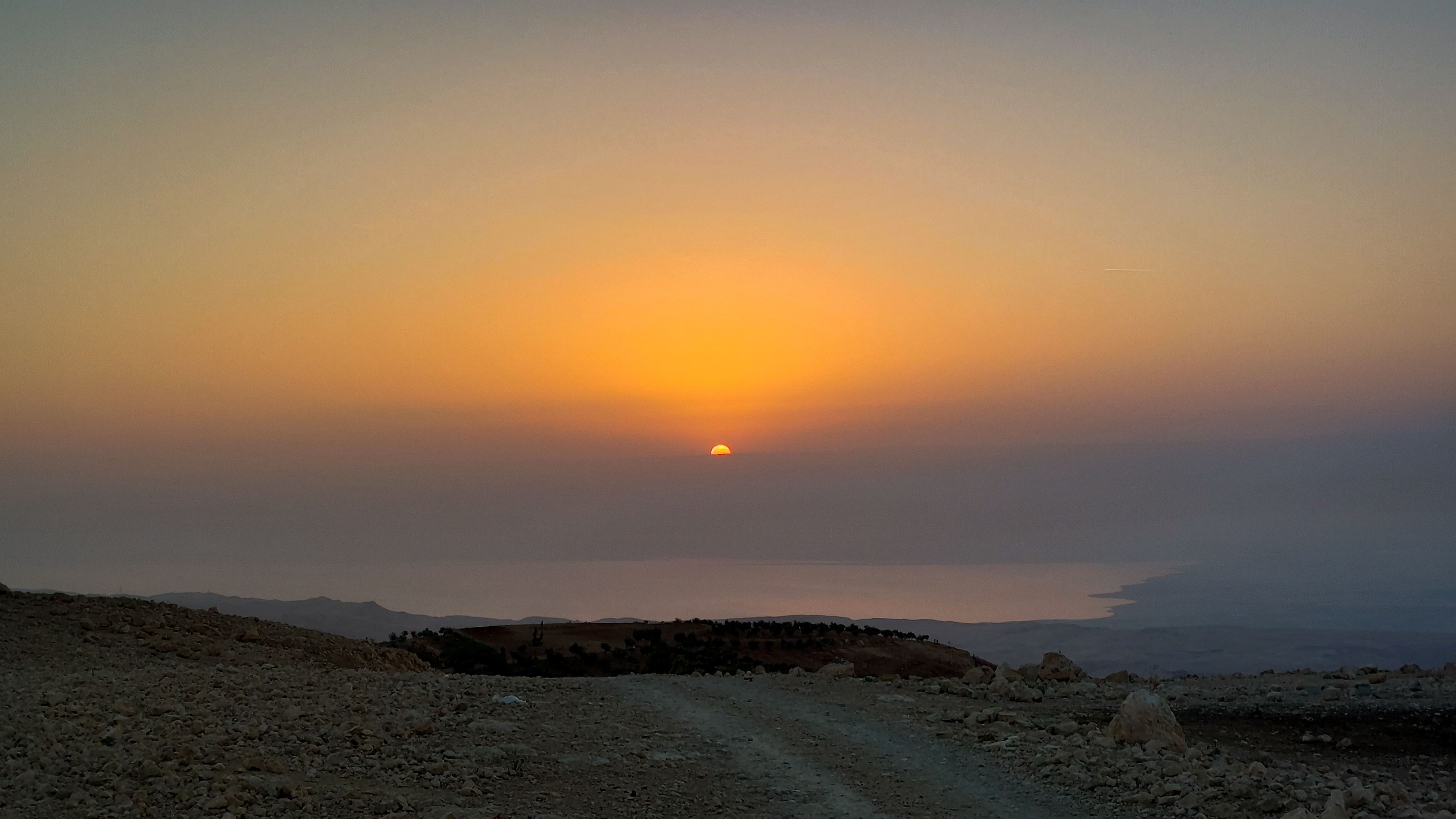 <span  class="uc_style_uc_tiles_grid_image_elementor_uc_items_attribute_title" style="color:#ffffff;">Sunset over the Dead Sea</span>