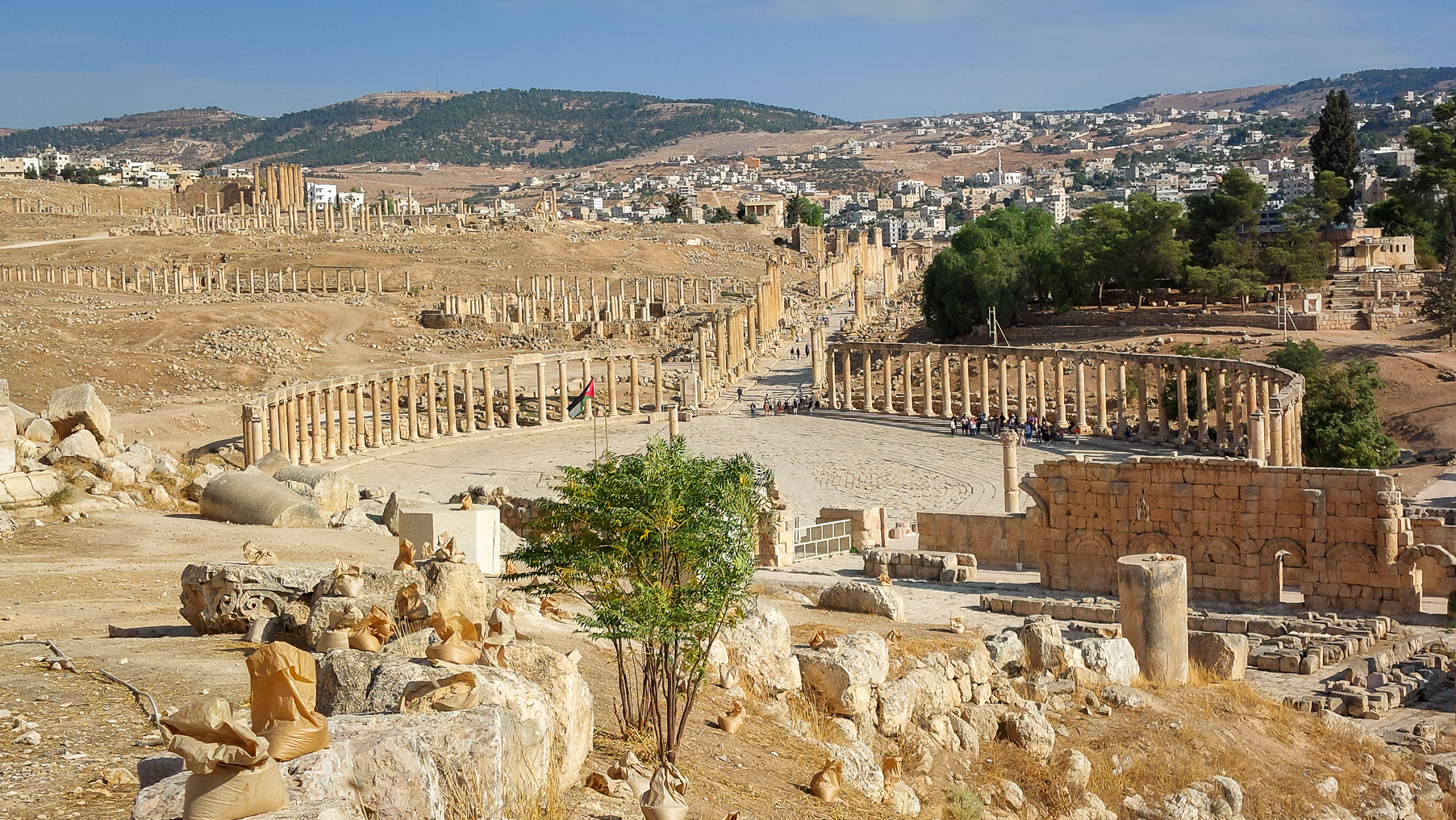 <span  class="uc_style_uc_tiles_grid_image_elementor_uc_items_attribute_title" style="color:#ffffff;">The Archaeological Site of 'Jerash' (the Romans did a great job there, that very much reminds of Rom)</span>