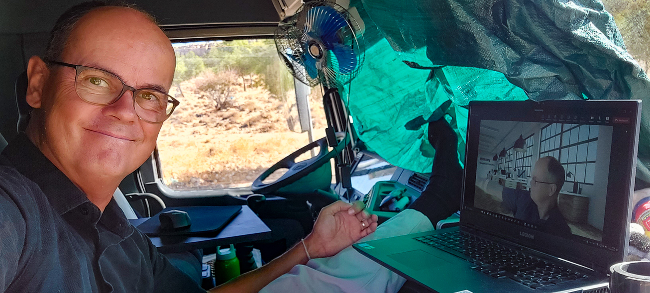 <span  class="uc_style_uc_tiles_grid_image_elementor_uc_items_attribute_title" style="color:#ffffff;">Sometimes Carstens work days take place in the truck canbine, protected from the sun (all a bit rudimentary, bit it works)</span>