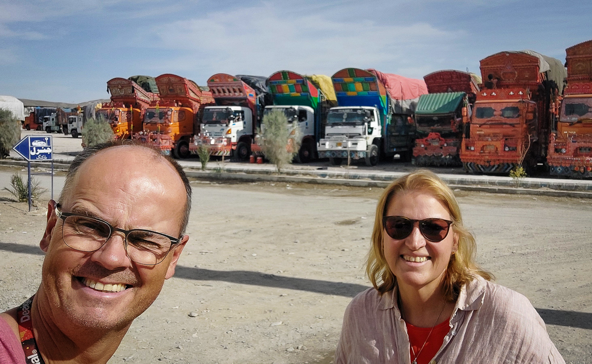 <span  class="uc_style_uc_tiles_grid_image_elementor_uc_items_attribute_title" style="color:#ffffff;">We were looking forward very much to see those funny Pakistanian coloured trucks</span>