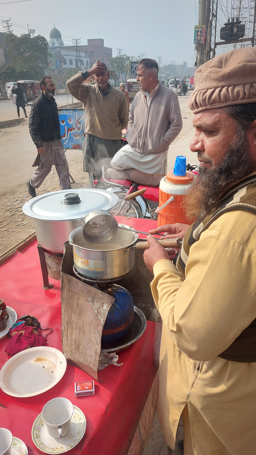 <span  class="uc_style_uc_tiles_grid_image_elementor_uc_items_attribute_title" style="color:#ffffff;">Important: having a chai or masala team on the streets</span>