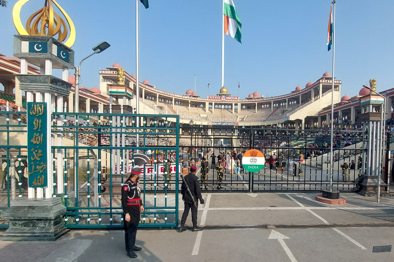 <span  class="uc_style_uc_tiles_grid_image_elementor_uc_items_attribute_title" style="color:#ffffff;">Wagah-Border-Crossing from Pakistan to India: and yes, we had to drive through the middle of a stadium where we got a fantastic 'hello' from Indians (no joke!)</span>