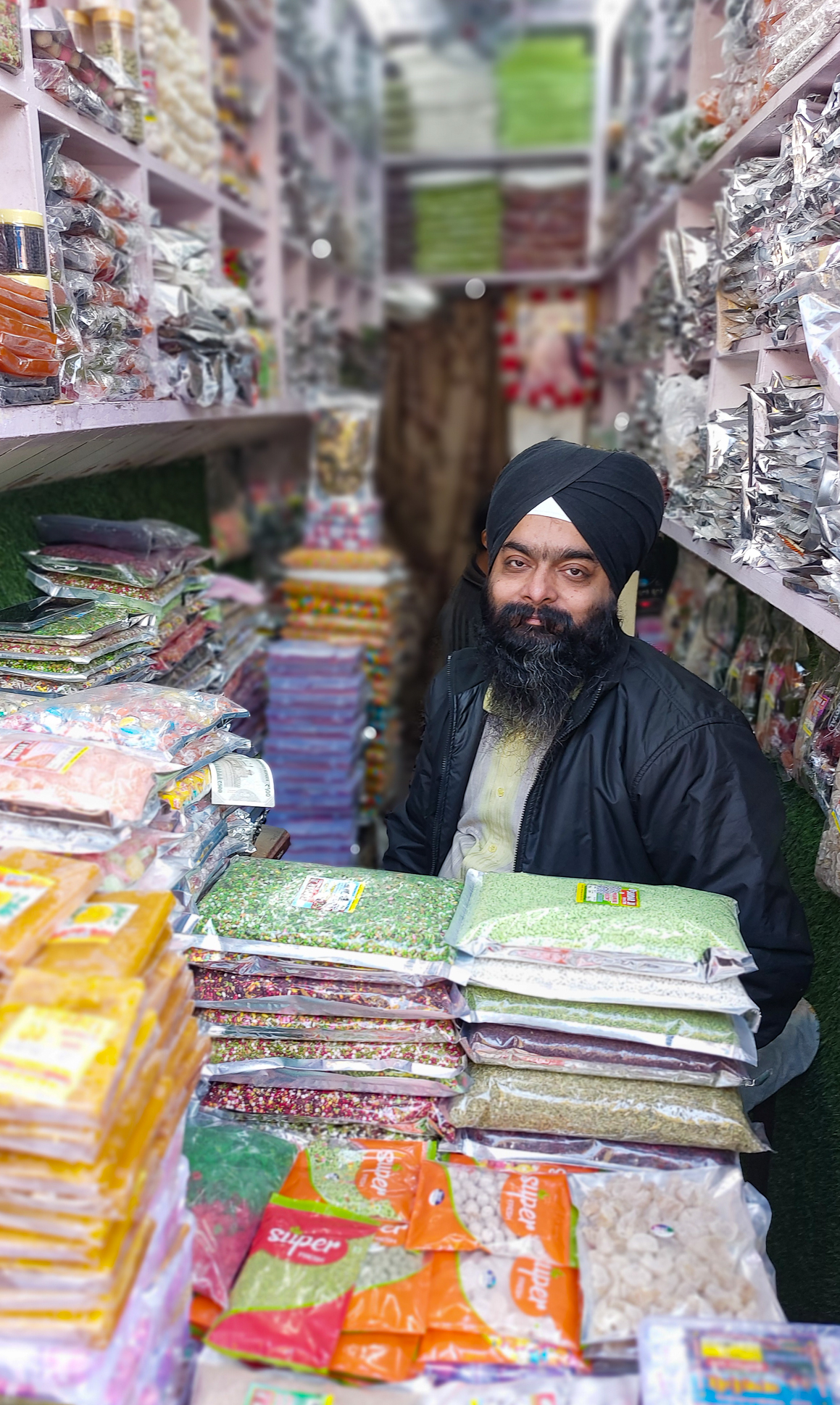 <span  class="uc_style_uc_tiles_grid_image_elementor_uc_items_attribute_title" style="color:#ffffff;">A small nibbles shop in Delhi</span>