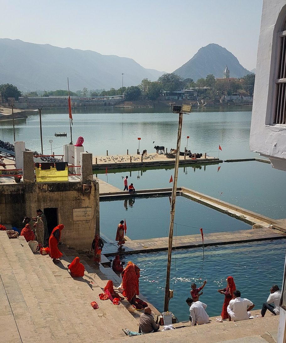 <span  class="uc_style_uc_tiles_grid_image_elementor_uc_items_attribute_title" style="color:#ffffff;">Pushkar: Ritual washing at the (holy) Pushkar Lake</span>