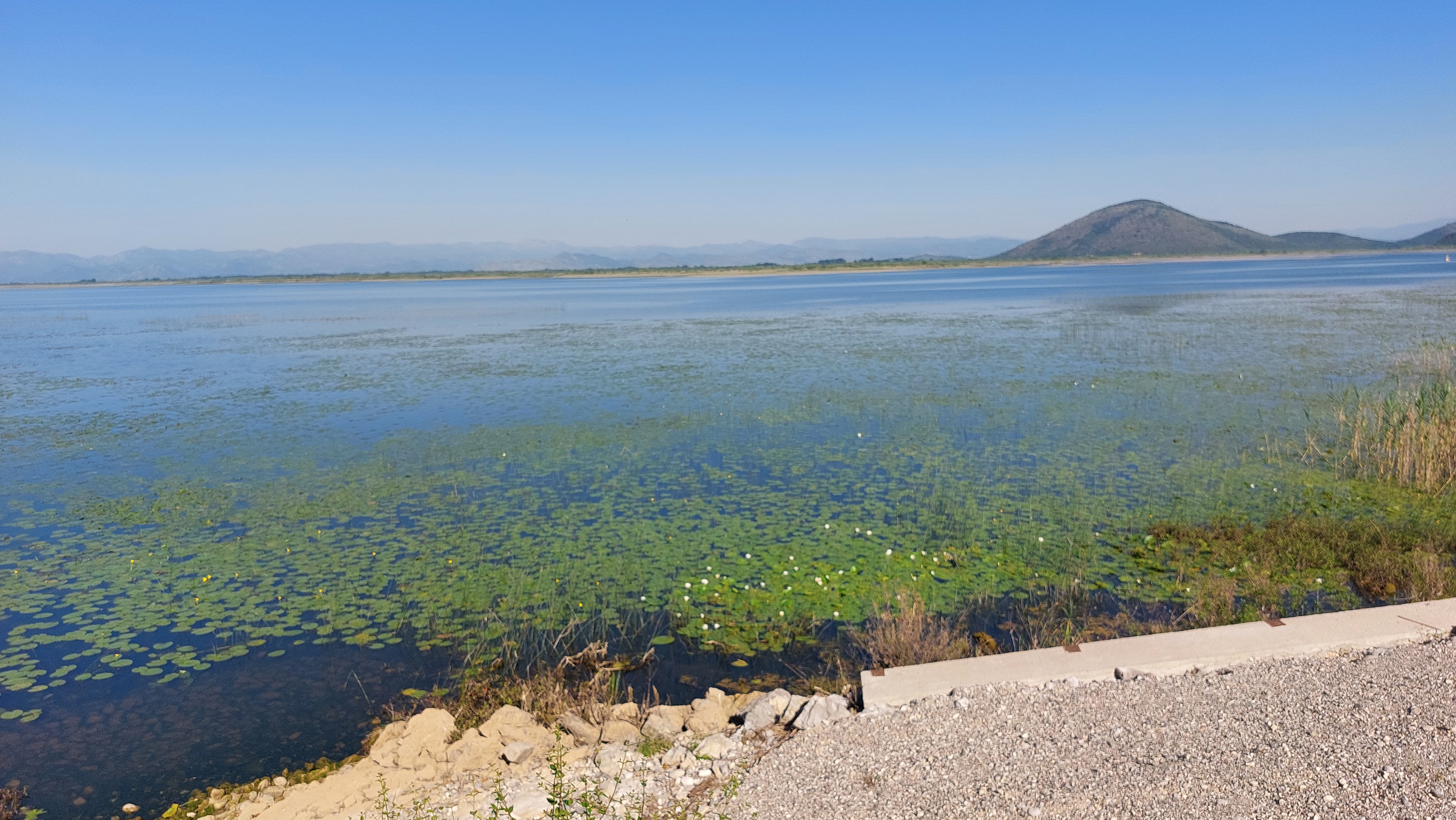 <span  class="uc_style_uc_tiles_grid_image_elementor_uc_items_attribute_title" style="color:#ffffff;">...day and night ;-)</span>