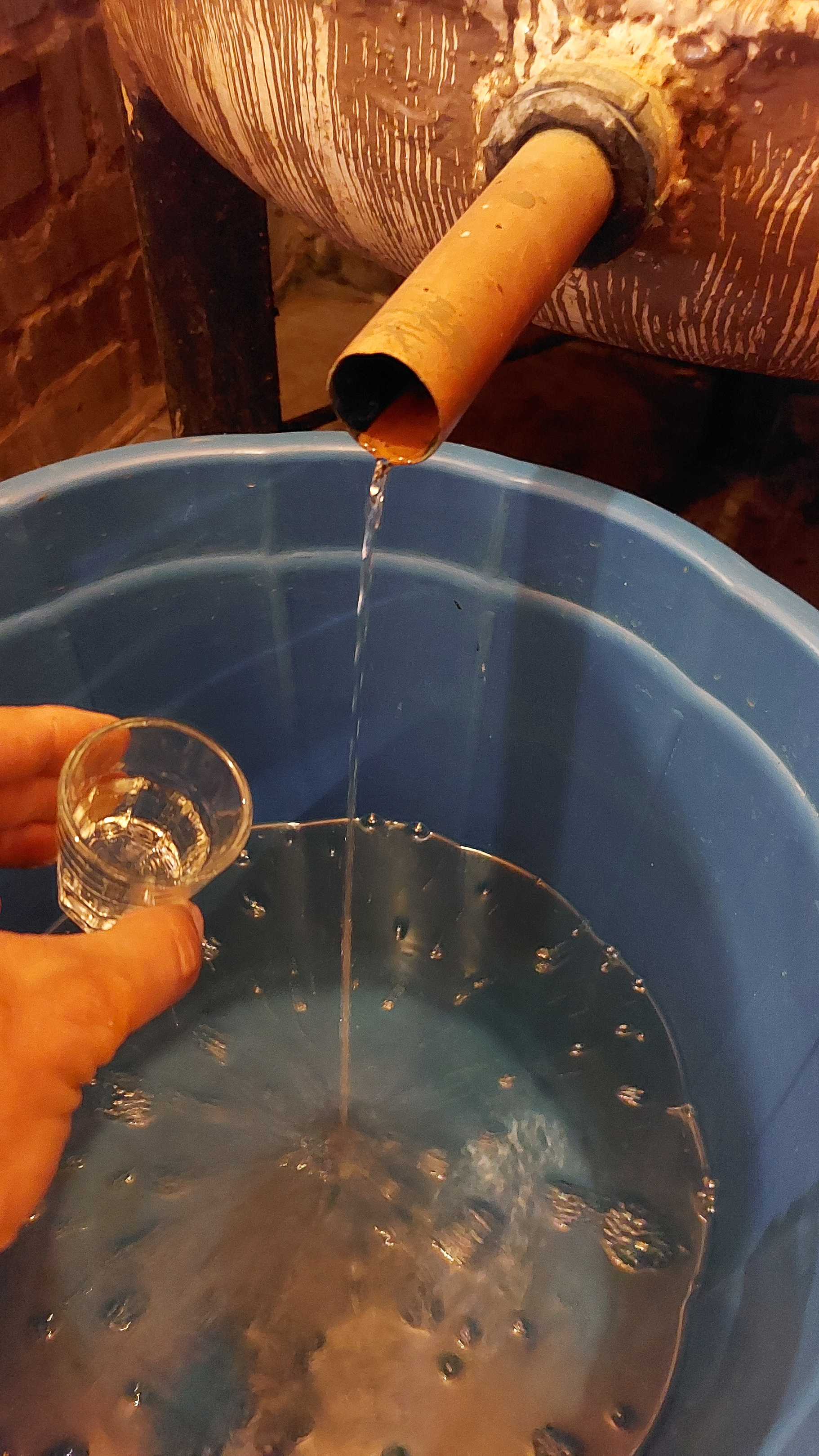 <span  class="uc_style_uc_tiles_grid_image_elementor_uc_items_attribute_title" style="color:#ffffff;">Grappa - fresh made!</span>