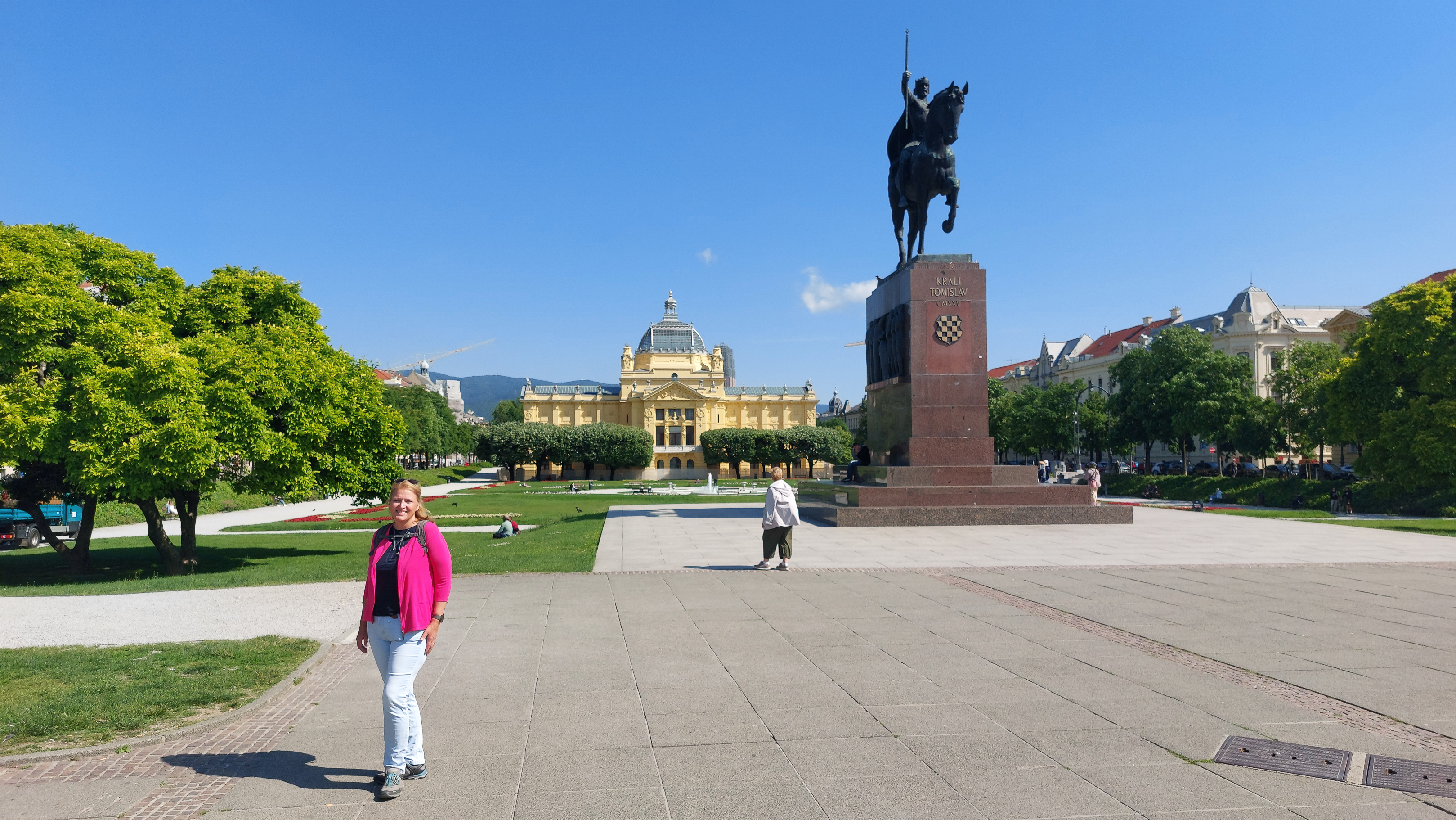 <span  class="uc_style_uc_tiles_grid_image_elementor_uc_items_attribute_title" style="color:#ffffff;">Zagreb (Croatia))</span>