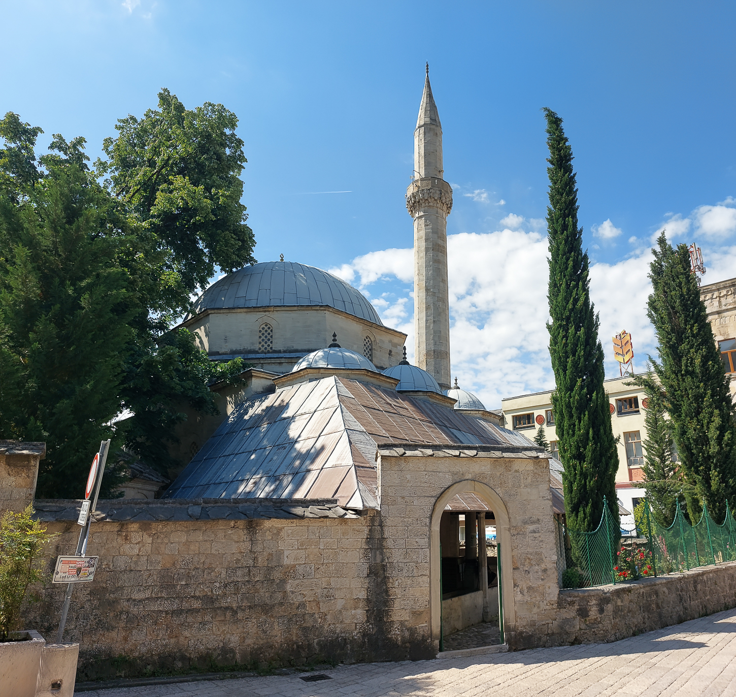 <span  class="uc_style_uc_tiles_grid_image_elementor_uc_items_attribute_title" style="color:#ffffff;">Muslim influence in Bosnia</span>