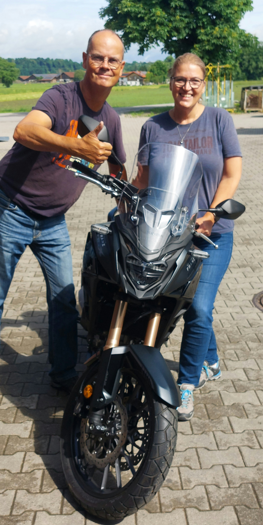 <span  class="uc_style_uc_tiles_grid_image_elementor_uc_items_attribute_title" style="color:#ffffff;">New motorcycle! It is a 'Honda CB500X'</span>