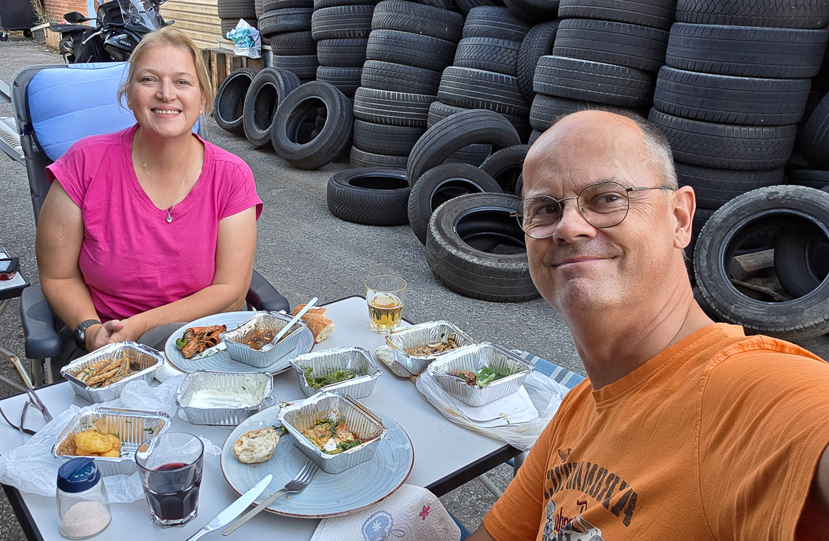 <span  class="uc_style_uc_tiles_grid_image_elementor_uc_items_attribute_title" style="color:#ffffff;">Romantic dinner at the workshop in Ratingen</span>