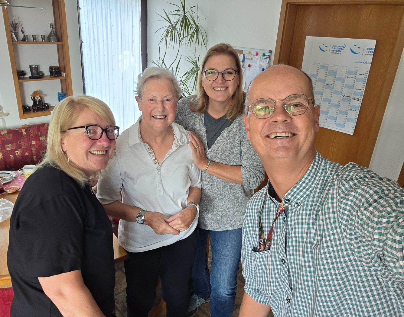 <span  class="uc_style_uc_tiles_grid_image_elementor_uc_items_attribute_title" style="color:#ffffff;">Kassel and family</span>