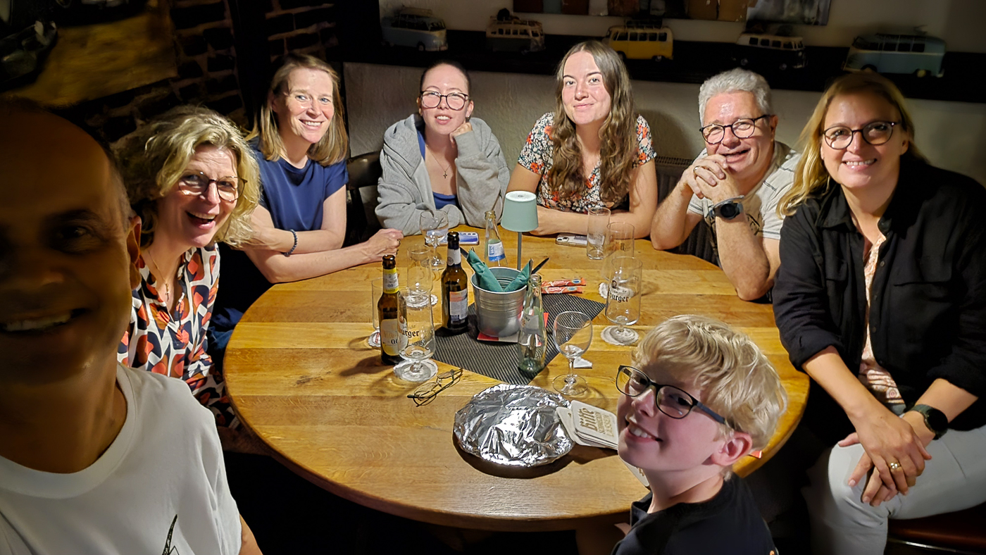 <span  class="uc_style_uc_tiles_grid_image_elementor_uc_items_attribute_title" style="color:#ffffff;">In Grevenbroich with 'the Lentzen's and friends'</span>