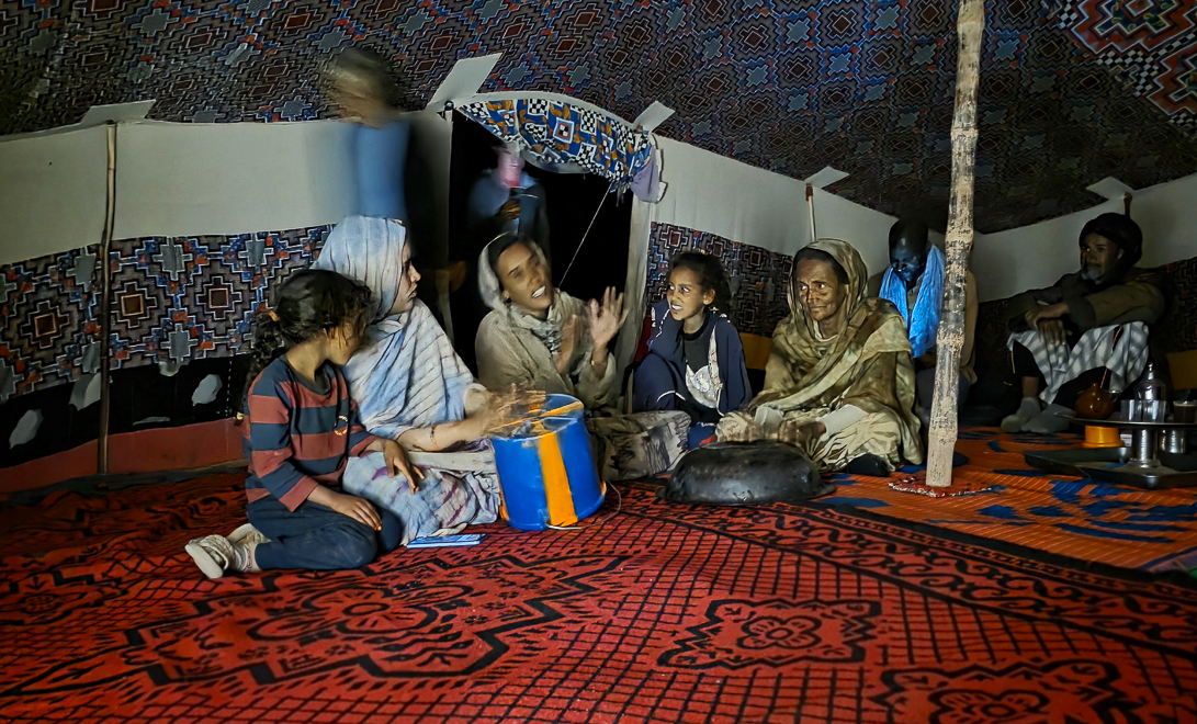 <span  class="uc_style_uc_tiles_grid_image_elementor_uc_items_attribute_title" style="color:#ffffff;">Berber tent</span>