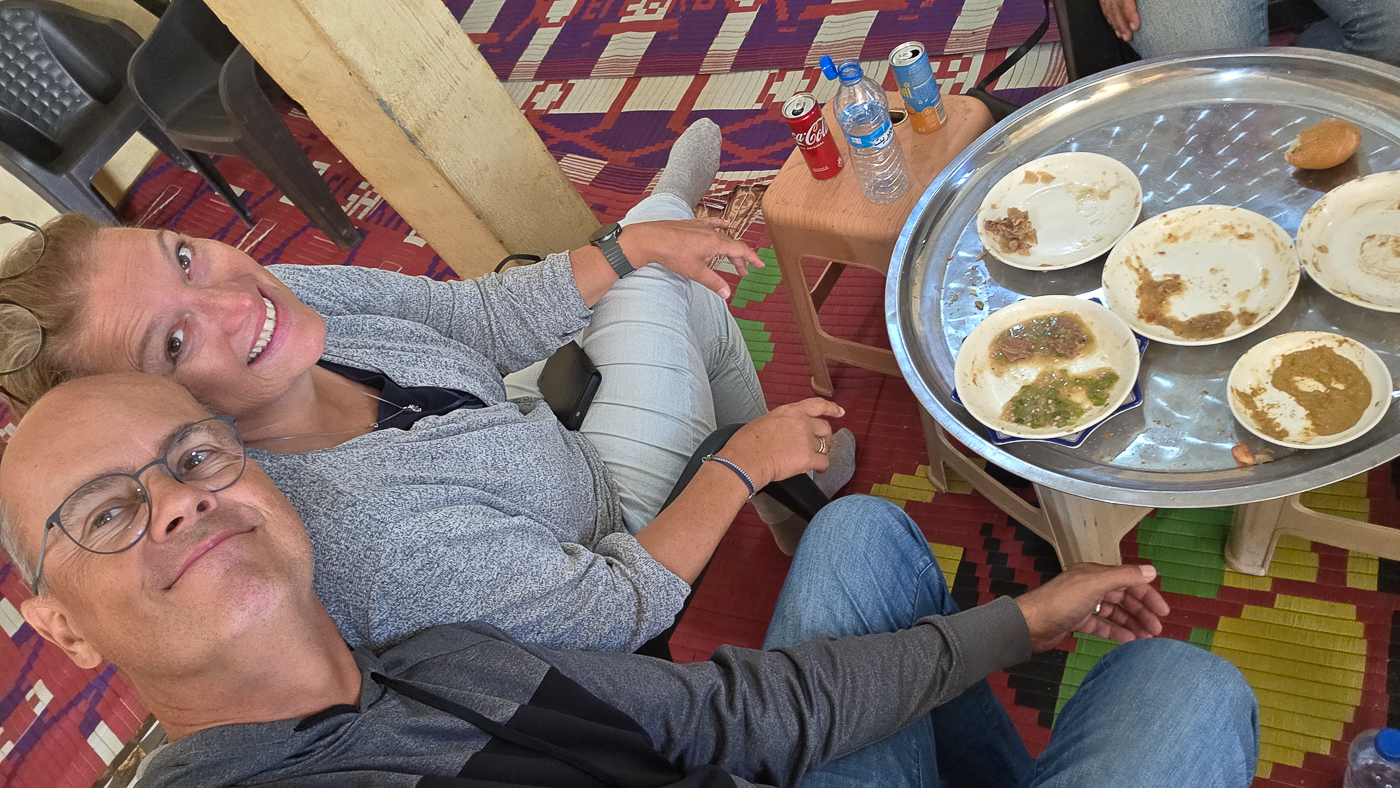 <span  class="uc_style_uc_tiles_grid_image_elementor_uc_items_attribute_title" style="color:#ffffff;">First Mauretanian food at a restaurant: simple but good</span>