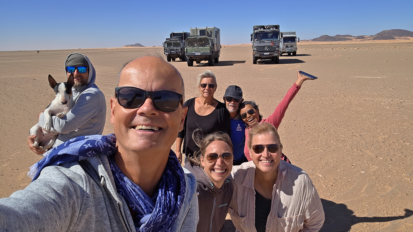 <span  class="uc_style_uc_tiles_grid_image_elementor_uc_items_attribute_title" style="color:#ffffff;">The Mauretania Overlander Team</span>