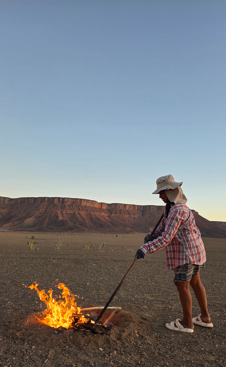 <span  class="uc_style_uc_tiles_grid_image_elementor_uc_items_attribute_title" style="color:#ffffff;">Magy... campfire...</span>