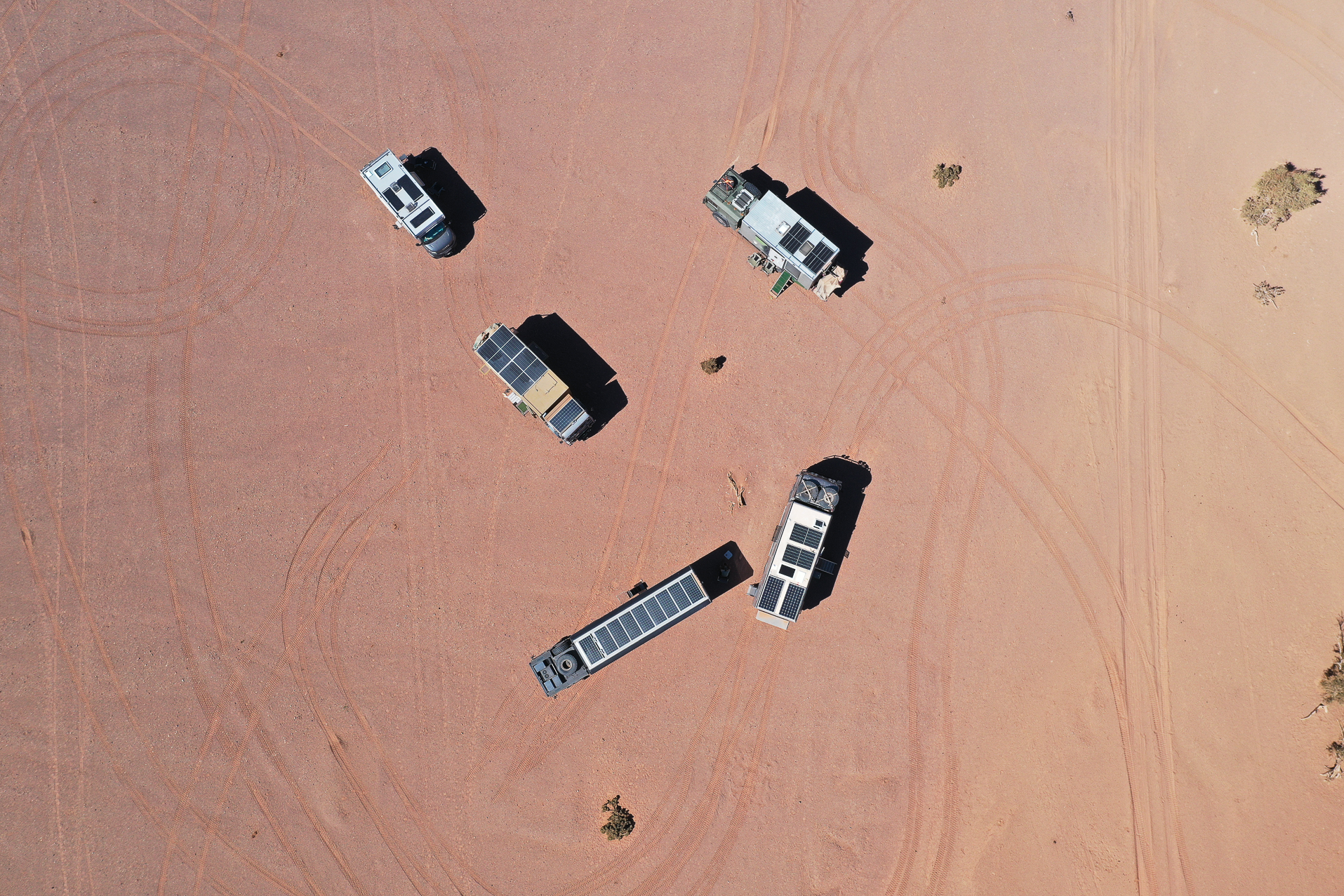 <span  class="uc_style_uc_tiles_grid_image_elementor_uc_items_attribute_title" style="color:#ffffff;">Drone view</span>