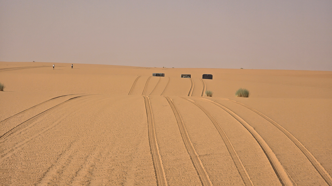 <span  class="uc_style_uc_tiles_grid_image_elementor_uc_items_attribute_title" style="color:#ffffff;">The path of the overlander group</span>