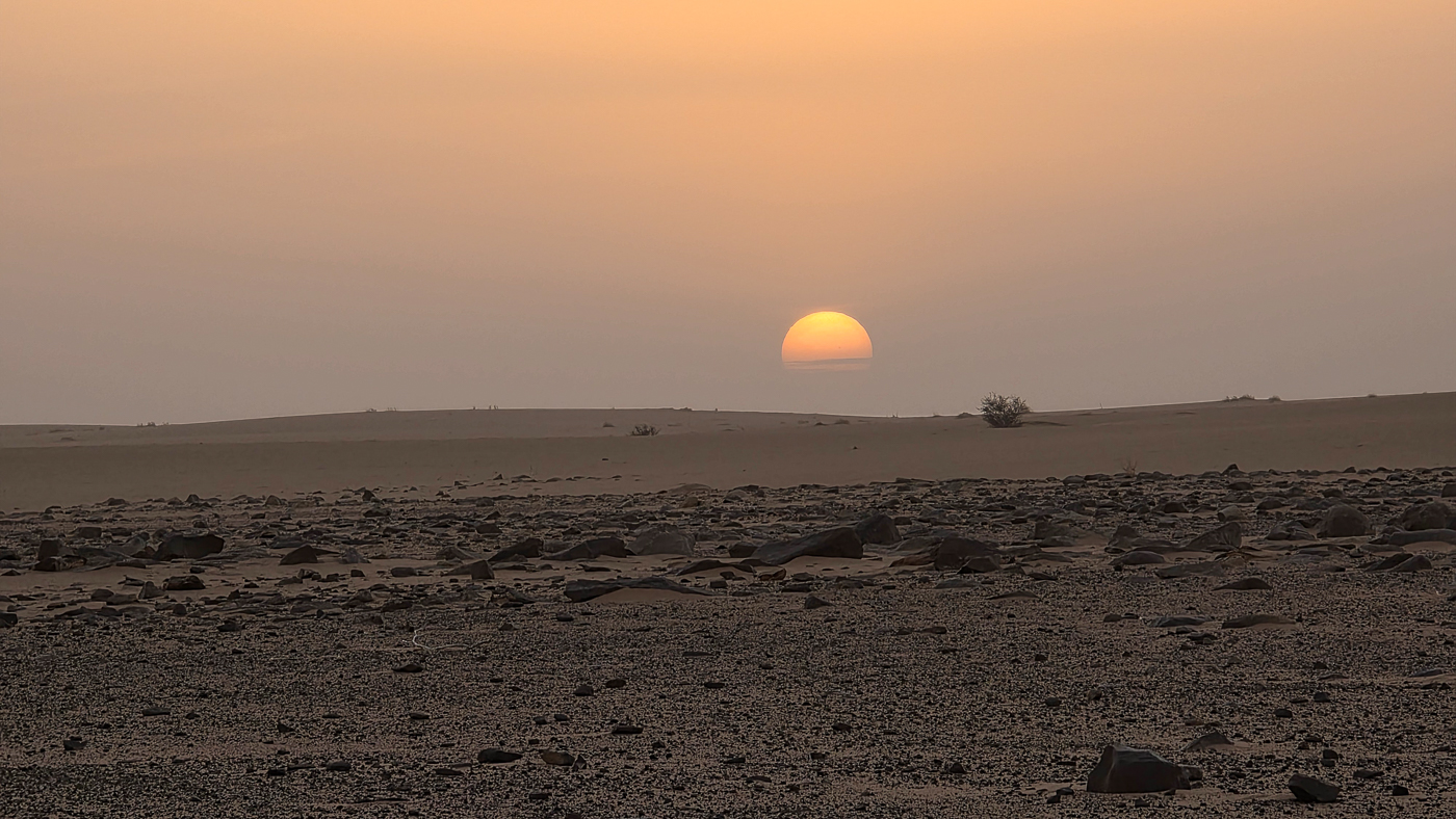 <span  class="uc_style_uc_tiles_grid_image_elementor_uc_items_attribute_title" style="color:#ffffff;">Sunset</span>