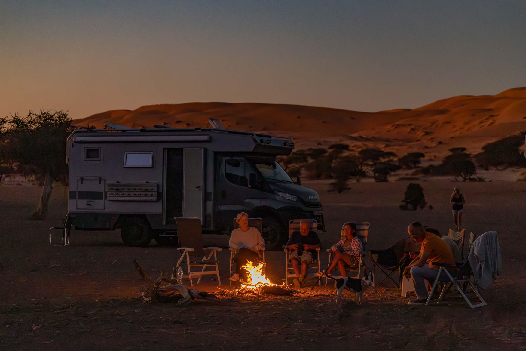 <span  class="uc_style_uc_tiles_grid_image_elementor_uc_items_attribute_title" style="color:#ffffff;">Camp fire</span>