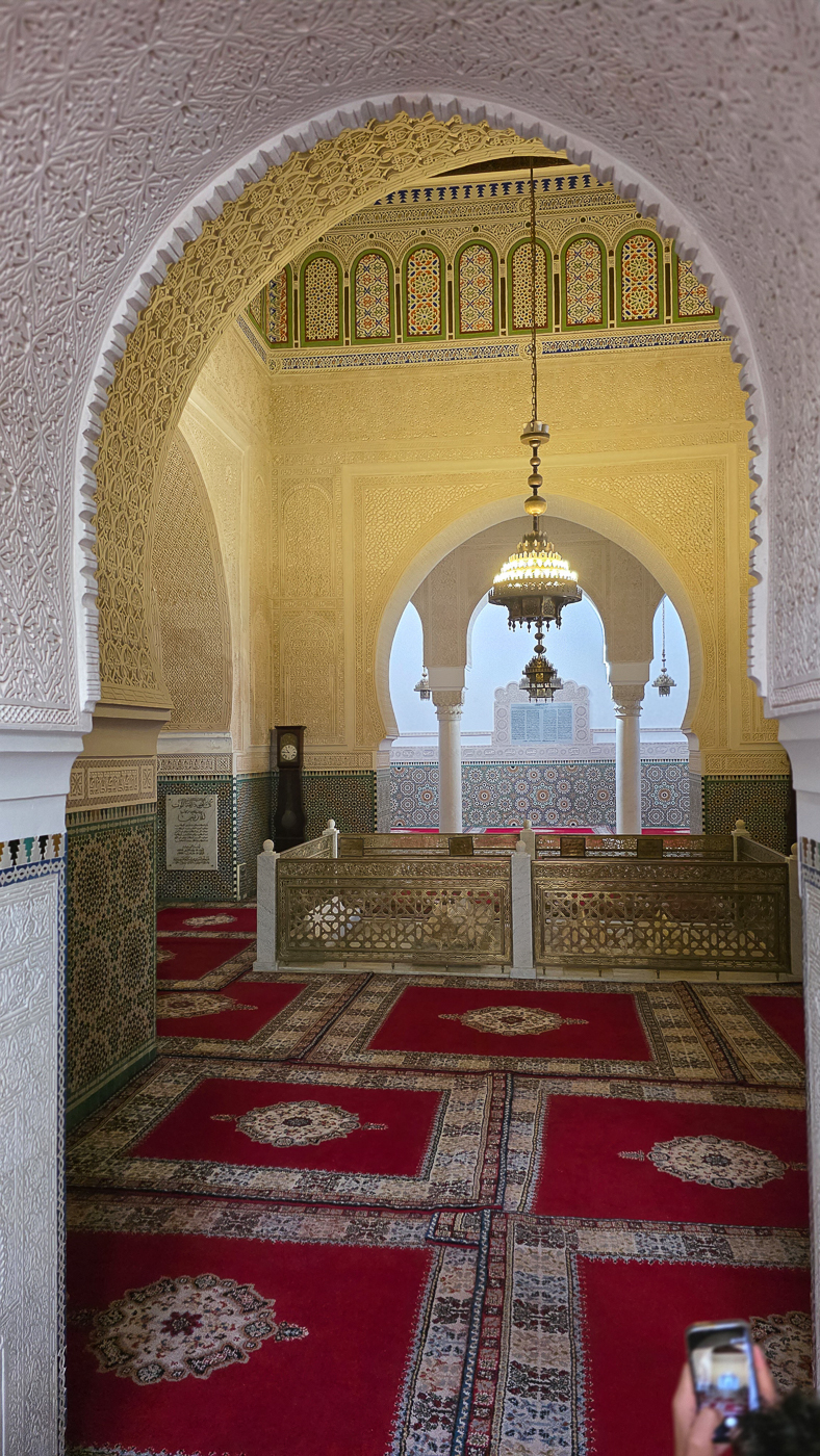 <span  class="uc_style_uc_tiles_grid_image_elementor_uc_items_attribute_title" style="color:#ffffff;">Mosque</span>