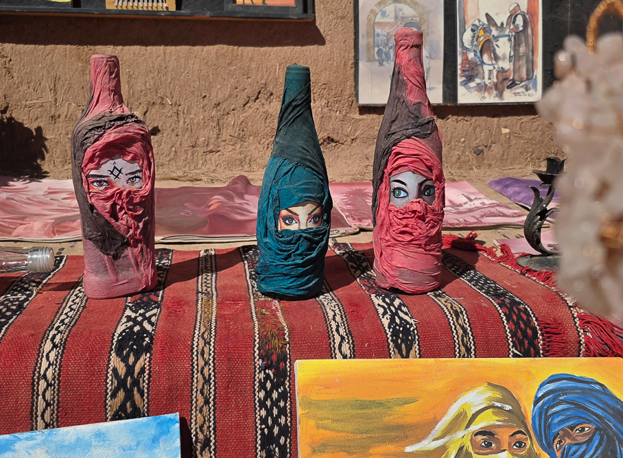 <span  class="uc_style_uc_tiles_grid_image_elementor_uc_items_attribute_title" style="color:#ffffff;">Morrocan art</span>