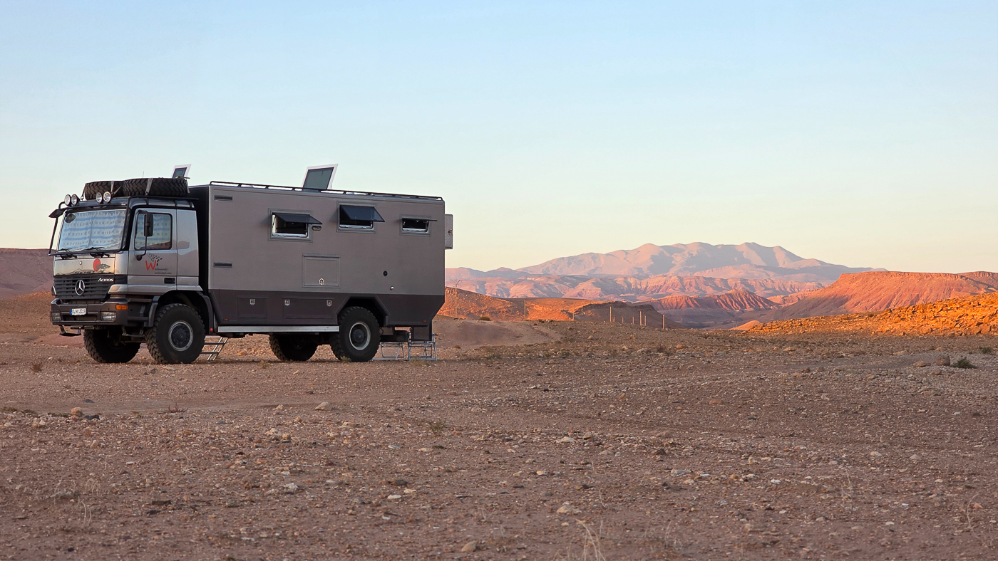 <span  class="uc_style_uc_tiles_grid_image_elementor_uc_items_attribute_title" style="color:#ffffff;">Mountain area "Atlas"</span>