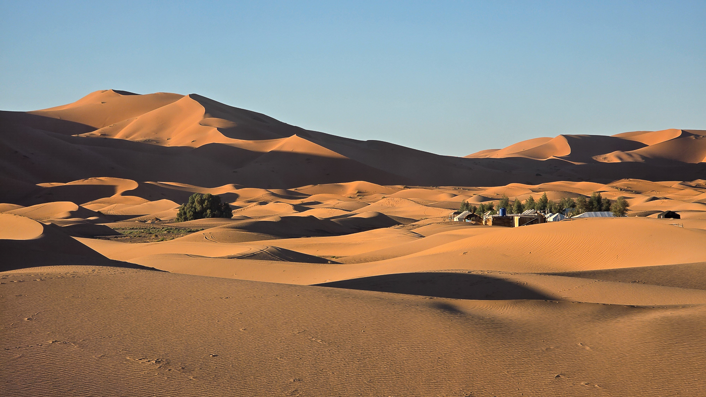 <span  class="uc_style_uc_tiles_grid_image_elementor_uc_items_attribute_title" style="color:#ffffff;">Erg Chebbi</span>