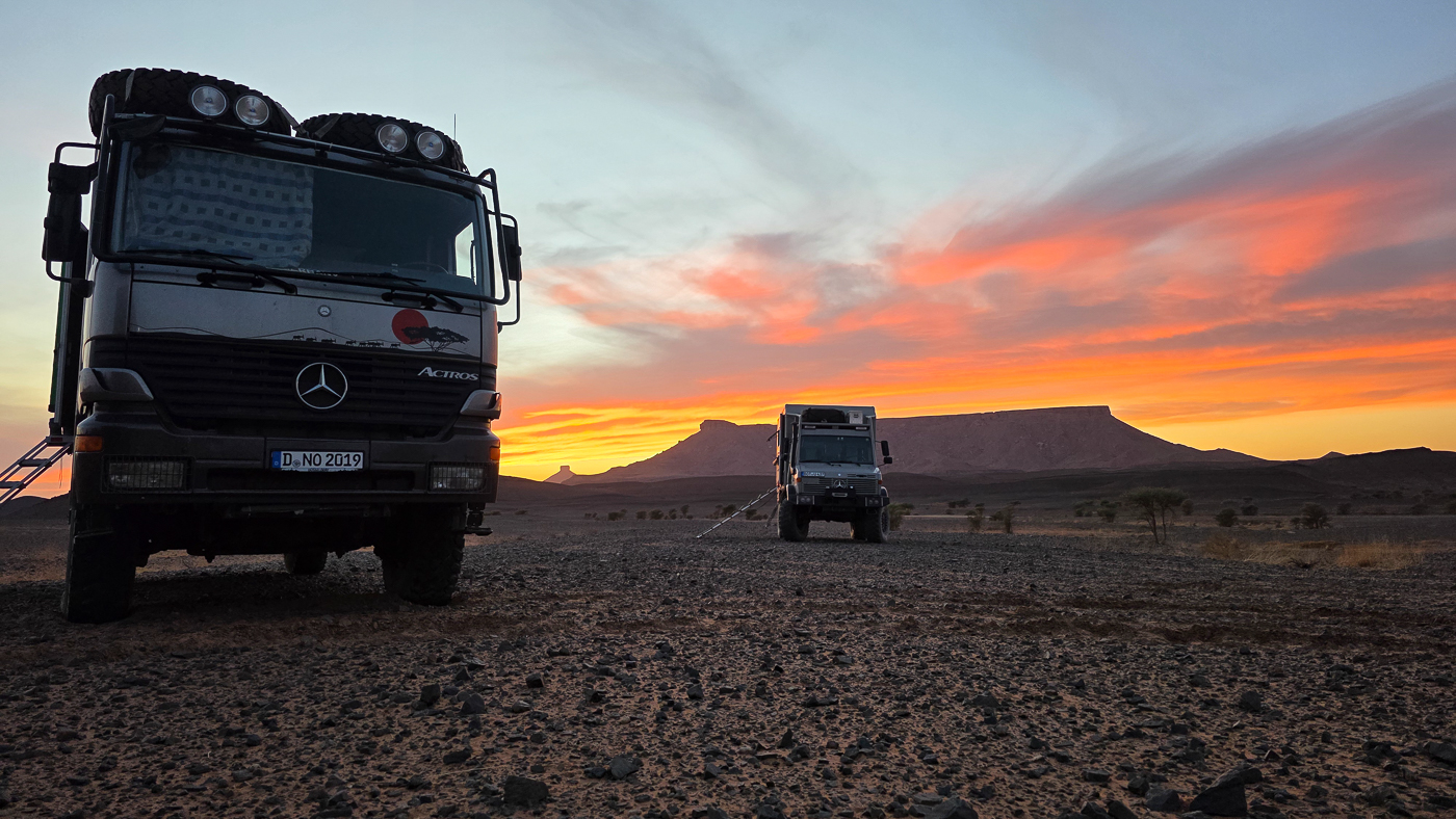 <span  class="uc_style_uc_tiles_grid_image_elementor_uc_items_attribute_title" style="color:#ffffff;">Another beautiful sunset</span>