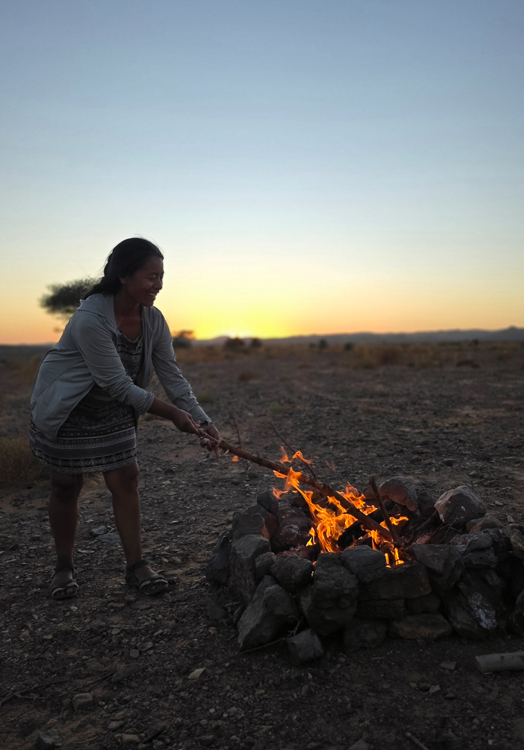 <span  class="uc_style_uc_tiles_grid_image_elementor_uc_items_attribute_title" style="color:#ffffff;">Magy, mistress of all campfires</span>