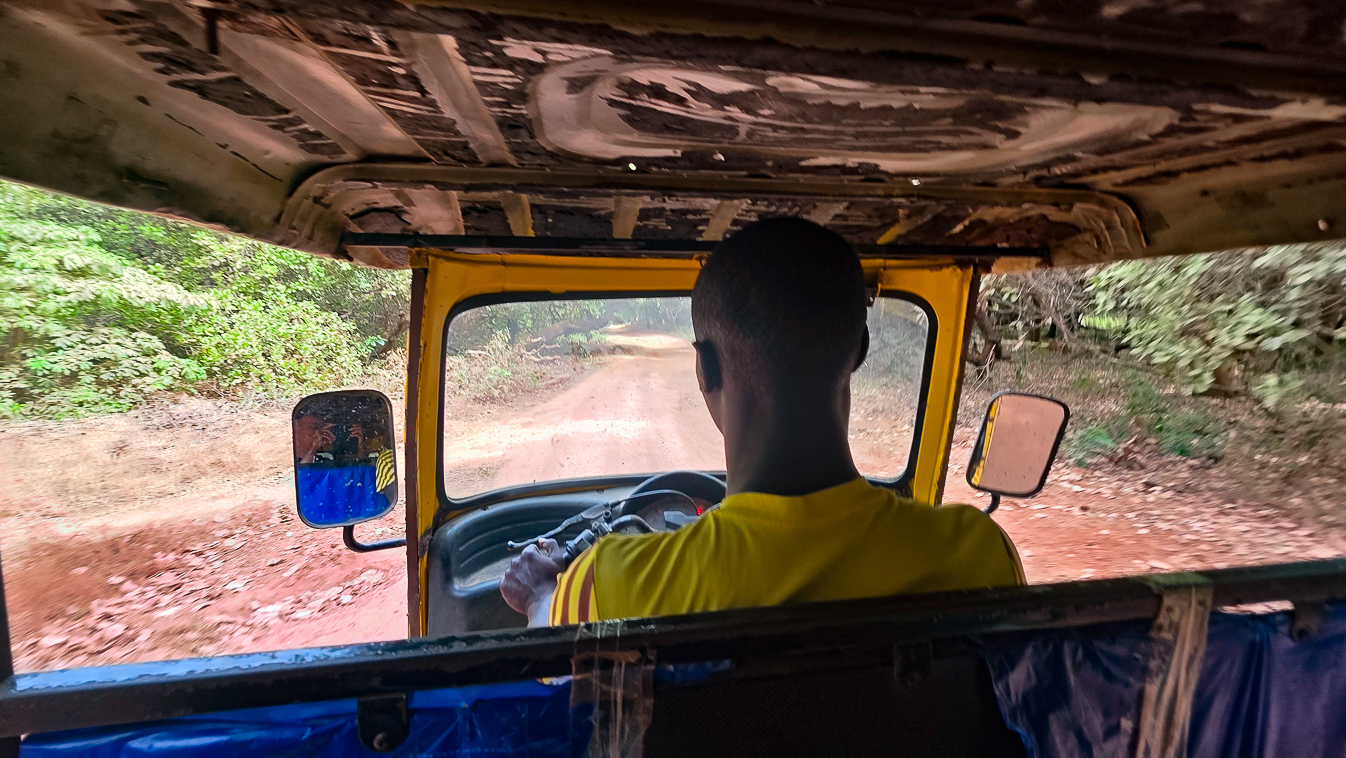 <span  class="uc_style_uc_tiles_grid_image_elementor_uc_items_attribute_title" style="color:#ffffff;">Trip to the village 'Bijante' for a local dance show</span>