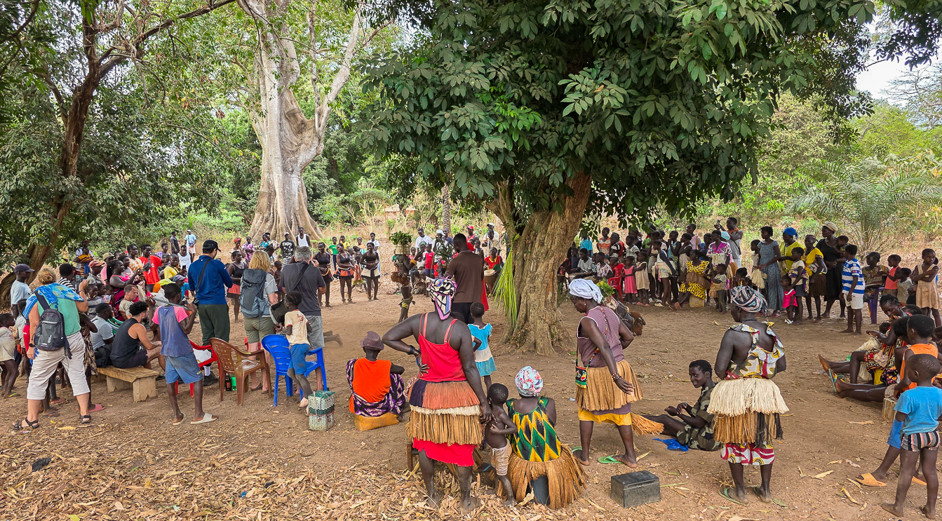 <span  class="uc_style_uc_tiles_grid_image_elementor_uc_items_attribute_title" style="color:#ffffff;">The complete population of the village is there</span>