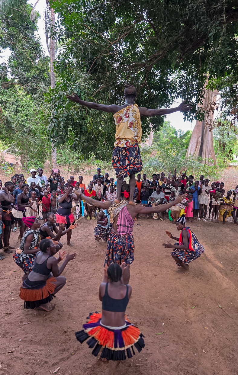 <span  class="uc_style_uc_tiles_grid_image_elementor_uc_items_attribute_title" style="color:#ffffff;">Acrobatic, too!</span>