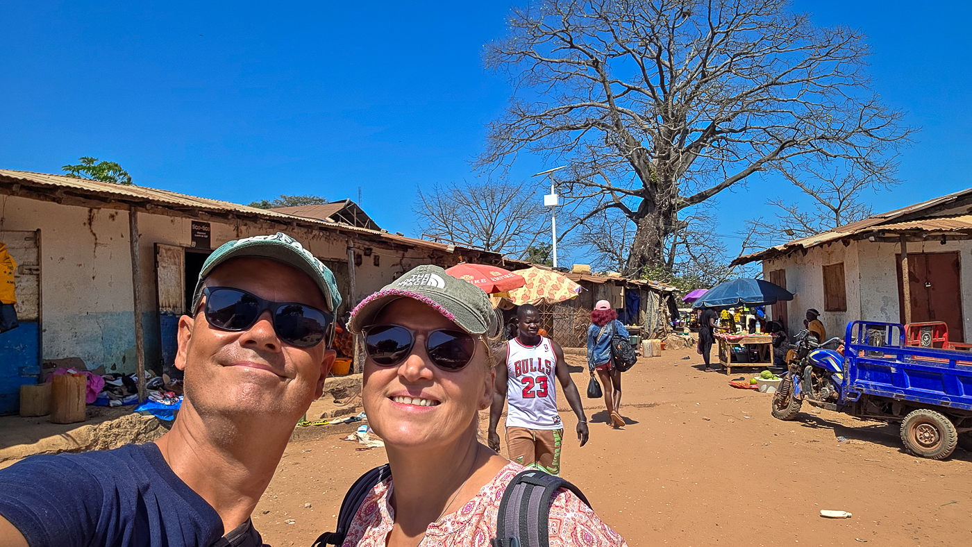 <span  class="uc_style_uc_tiles_grid_image_elementor_uc_items_attribute_title" style="color:#ffffff;">Bubaque village</span>