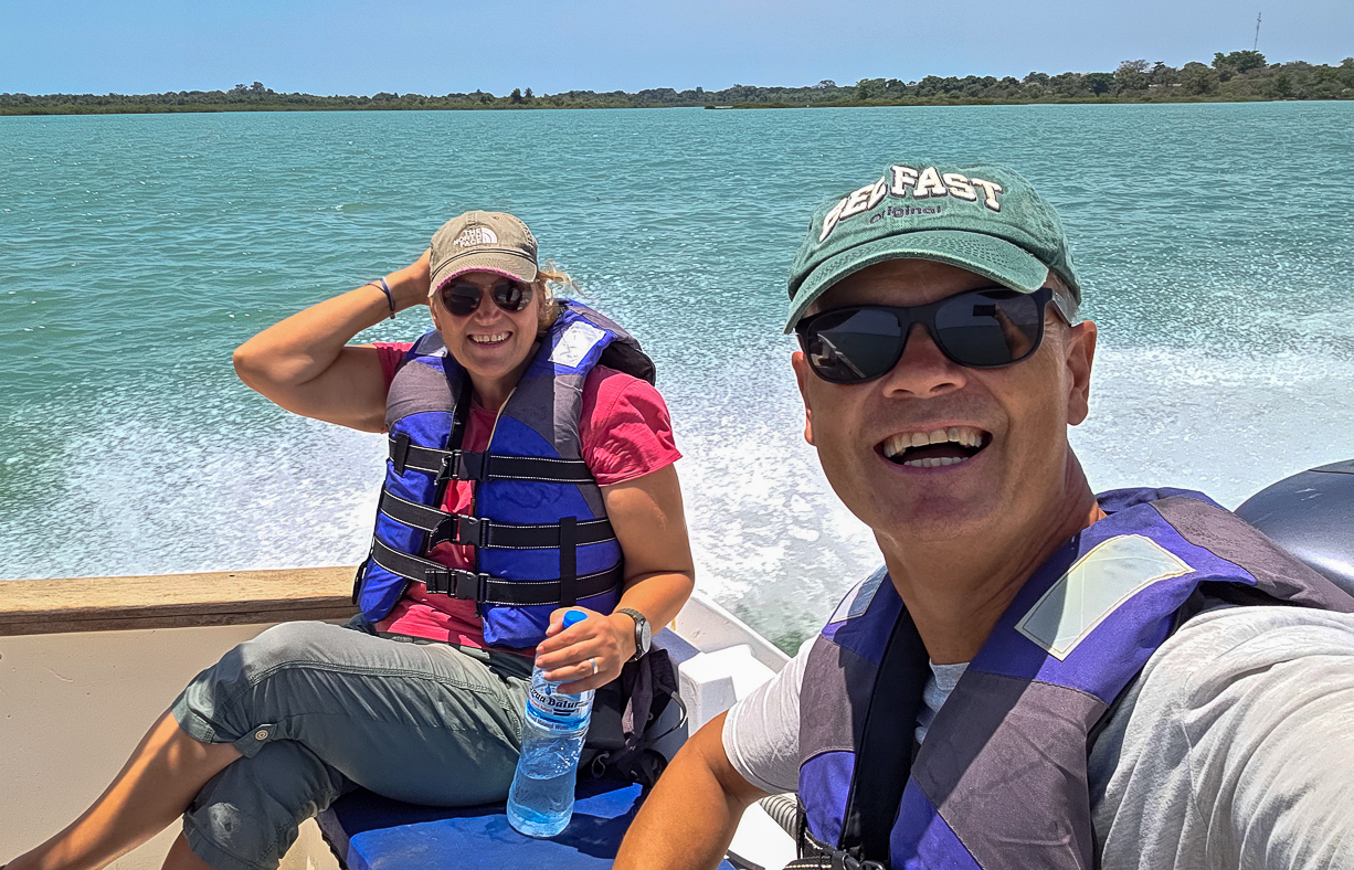 <span  class="uc_style_uc_tiles_grid_image_elementor_uc_items_attribute_title" style="color:#ffffff;">Trip to "Bijagós Islands"</span>