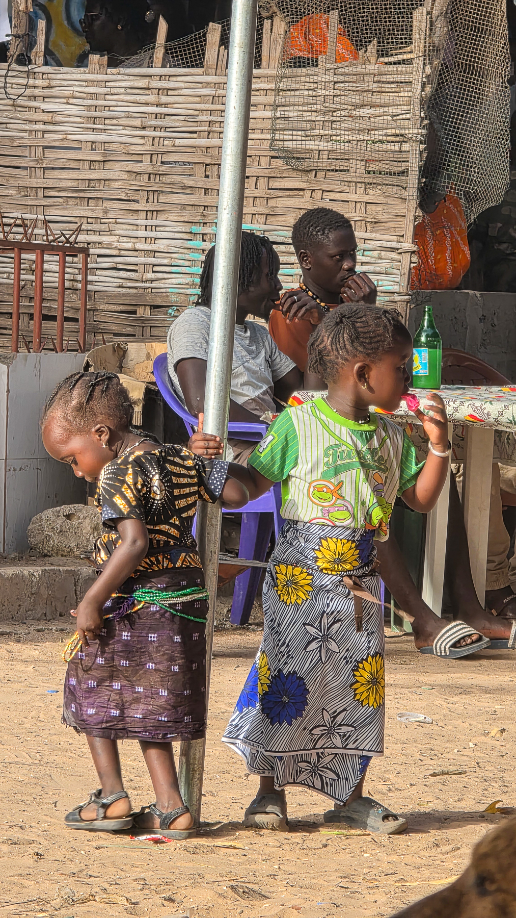 <span  class="uc_style_uc_tiles_grid_image_elementor_uc_items_attribute_title" style="color:#ffffff;">Cute Kids from West Africa</span>